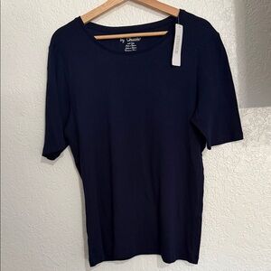 Chico's Classic Black Short Sleeve Tee